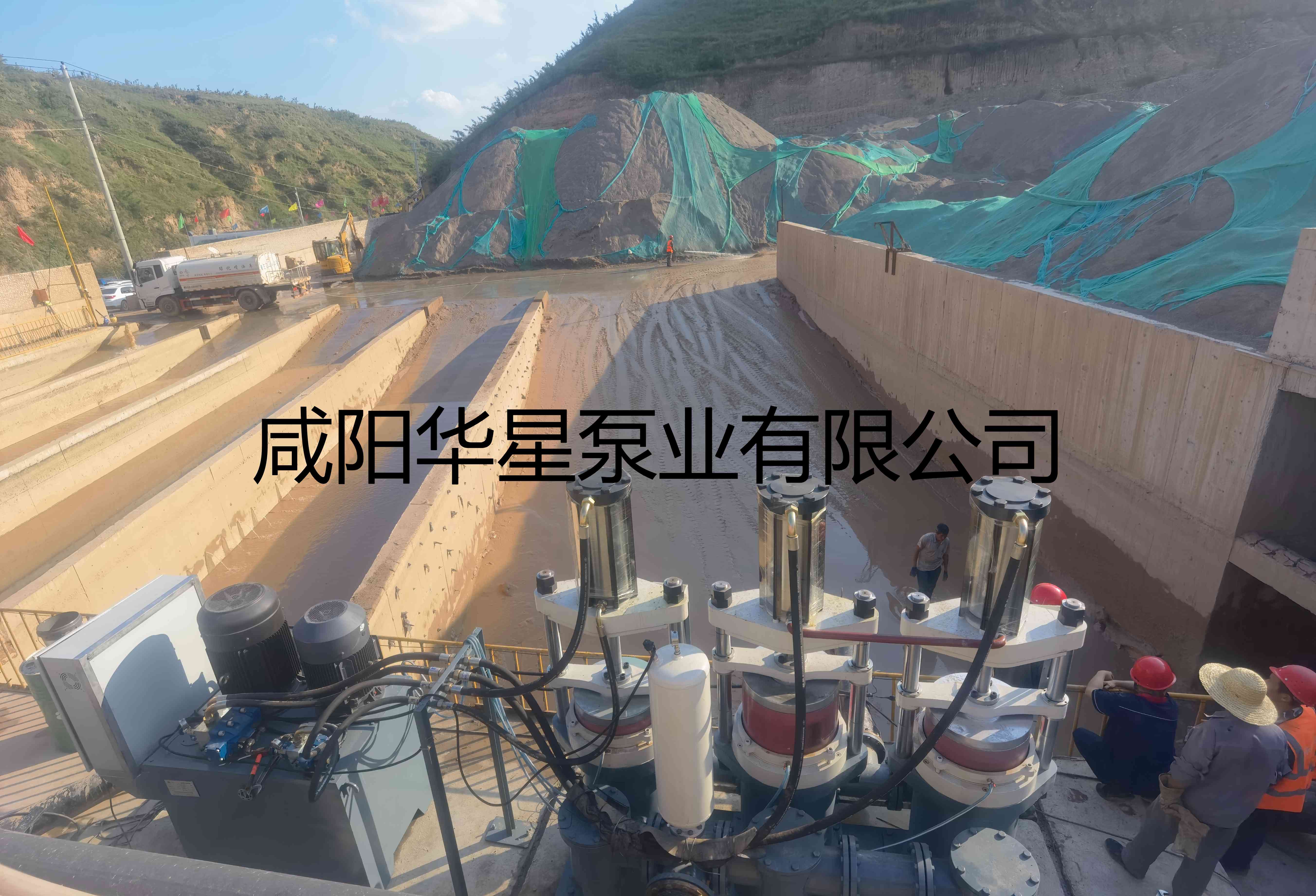 礦廠使用華星YBH500壓濾機柱塞泵現(xiàn)場